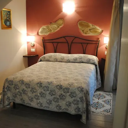 Gioann Oda ve Kahvaltı 3*